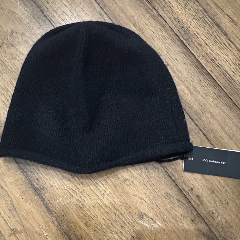 Babaton 100% Cashmere Beanie NWT